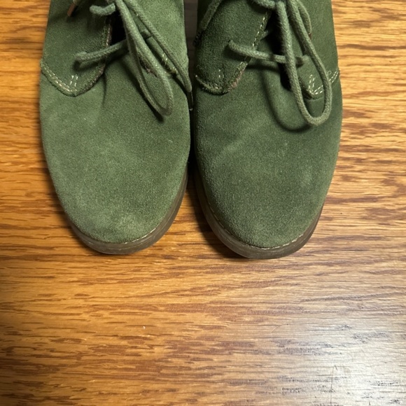 *EDDIE BAUER* Green Suede Booties Size 6 - Picture 3 of 9